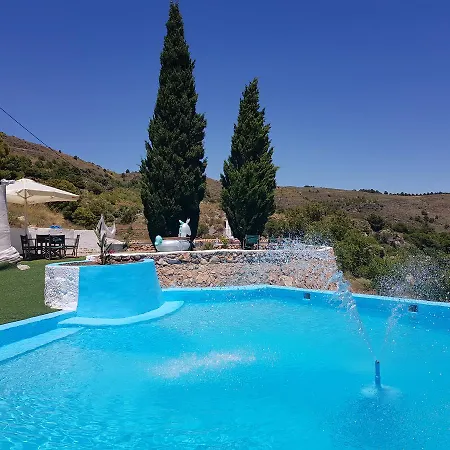 Tres Patas Complejo Rural 3*